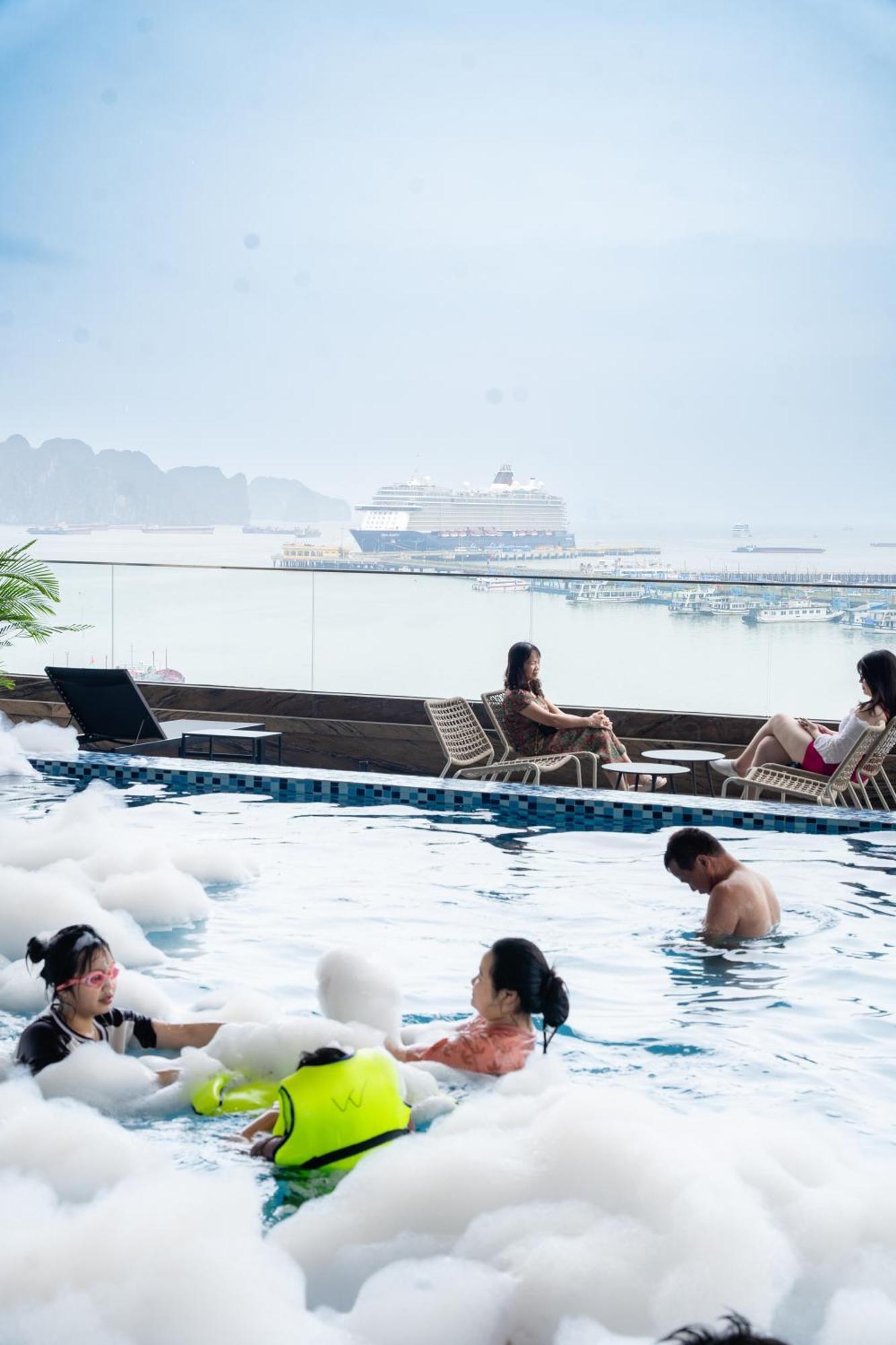 Wyndham Garden Legend Halong Hotel Ha Long Exterior photo